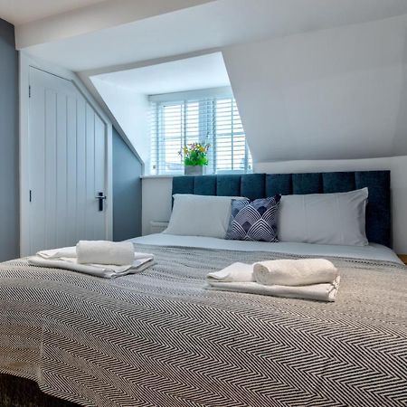 Stamford Central Stay - Stylish 2-Bed Apartment With Wifi Екстер'єр фото