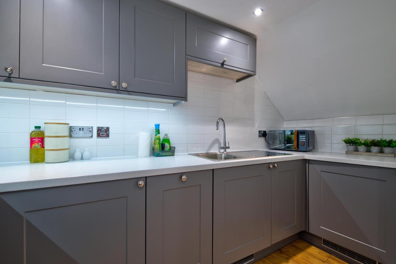Stamford Central Stay - Stylish 2-Bed Apartment With Wifi Екстер'єр фото