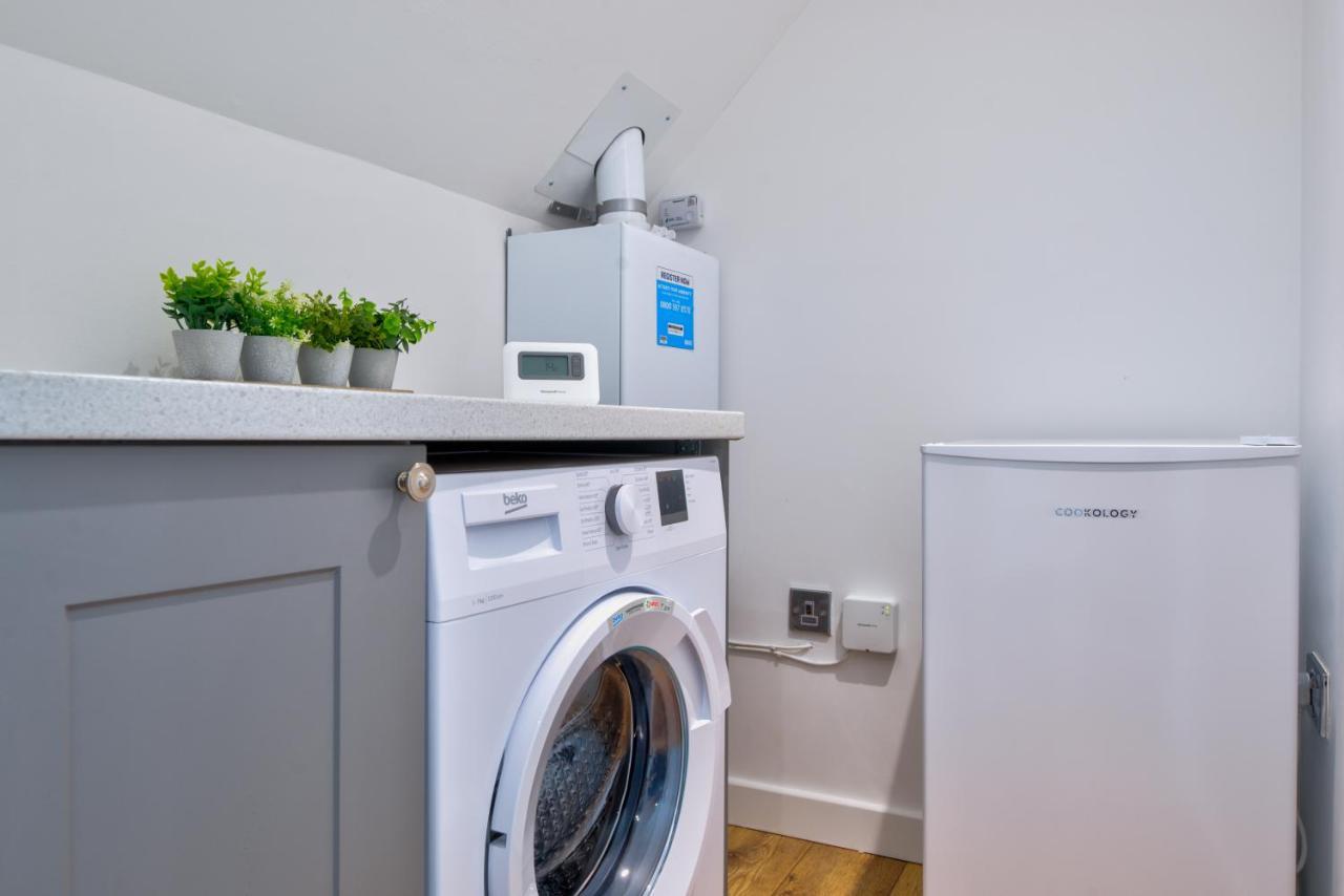 Stamford Central Stay - Stylish 2-Bed Apartment With Wifi Екстер'єр фото