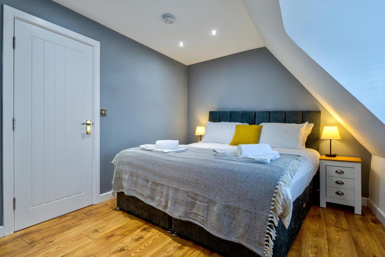 Stamford Central Stay - Stylish 2-Bed Apartment With Wifi Екстер'єр фото